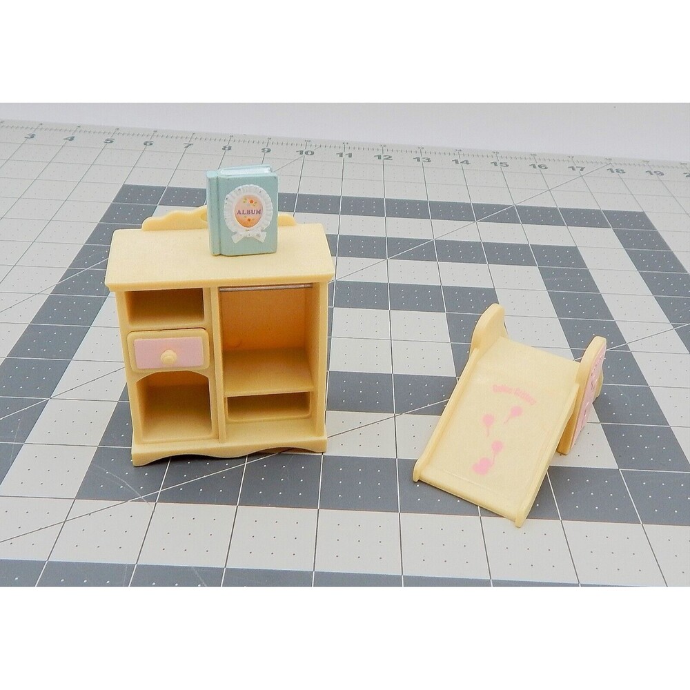 Calico Critters Sylvanian Families Nursery Pieces Dresser Slide Photo Book Album